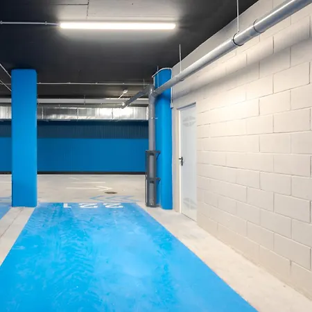 Jade Tower - 2-bedroom Coastal Luxury In