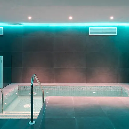 Jade Tower - 2-bedroom Coastal Luxury In Fuengirola