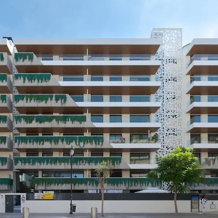 Jade Tower - 2-bedroom Coastal Luxury In *