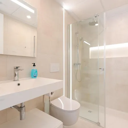 Jade Tower - 2-bedroom Coastal Luxury In Fuengirola