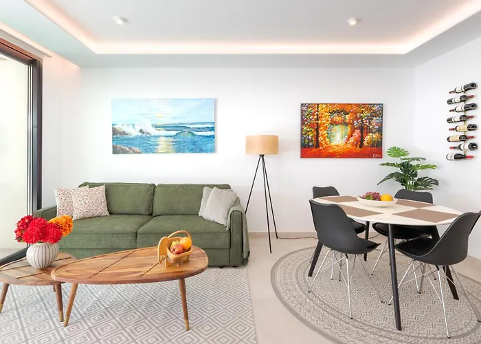 Jade Tower - 2-bedroom Coastal Luxury In Appartement Fuengirola