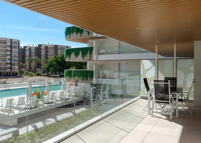 Jade Tower - 2-bedroom Coastal Luxury In Fuengirola