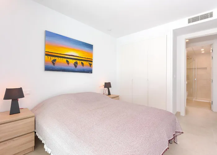 アパート Jade Tower - 2-bedroom Coastal Luxury In