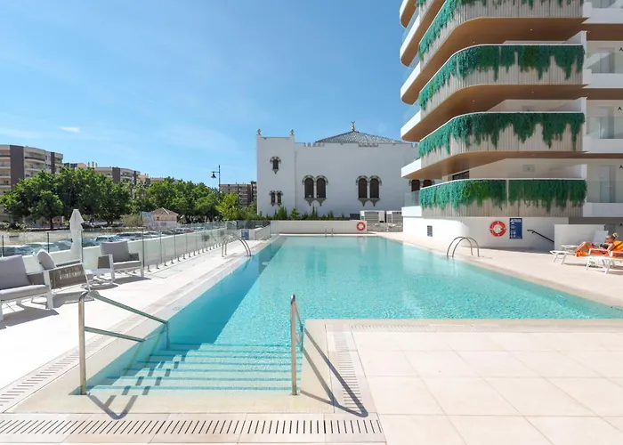 Jade Tower - 2-bedroom Coastal Luxury In *