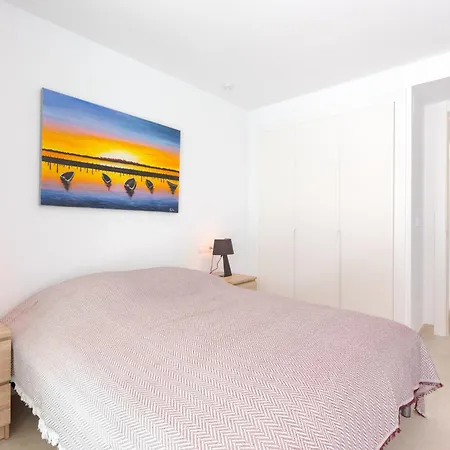 Lägenhet Jade Tower - 2-bedroom Coastal Luxury In